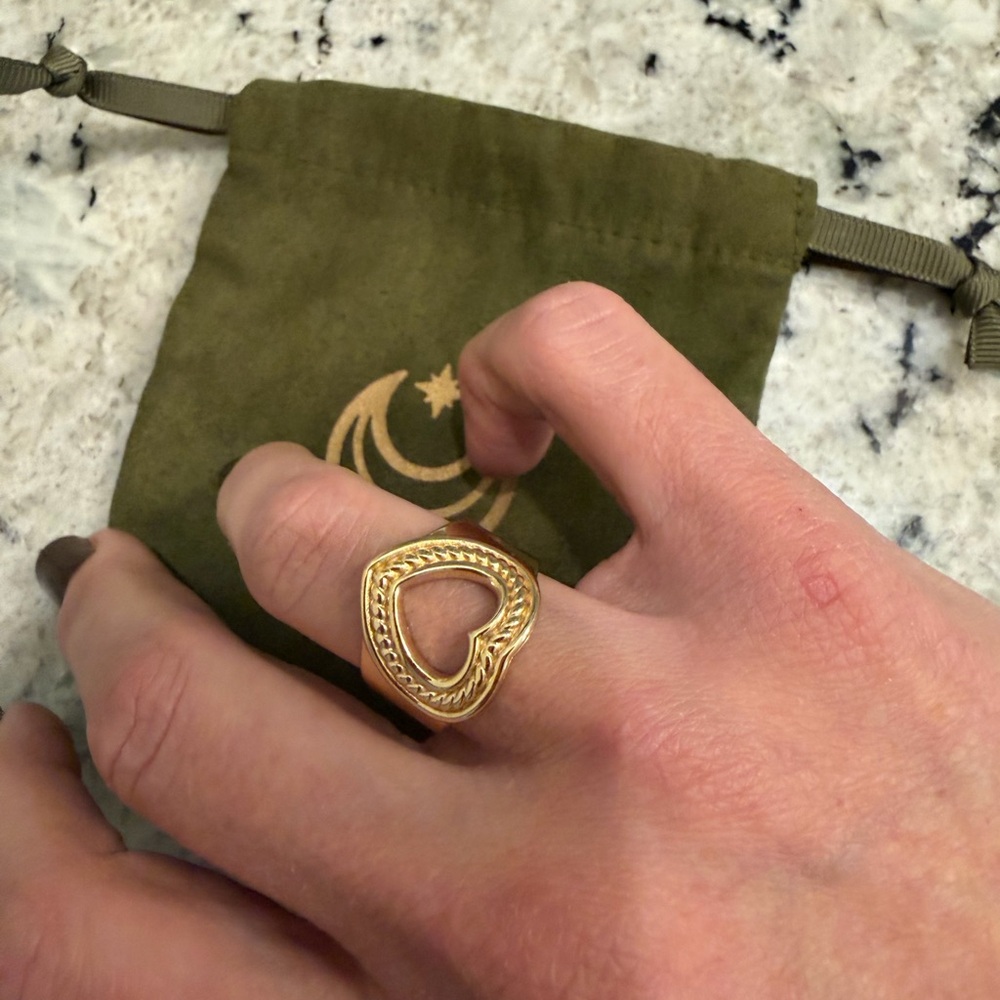 Delicate Gold Heart Cutout Ring - Women Jewelry